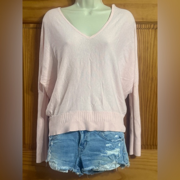 CALIA by Carrie Underwood Light weight Pink V-Neck Batwing Sweater – Size S - Picture 1 of 7